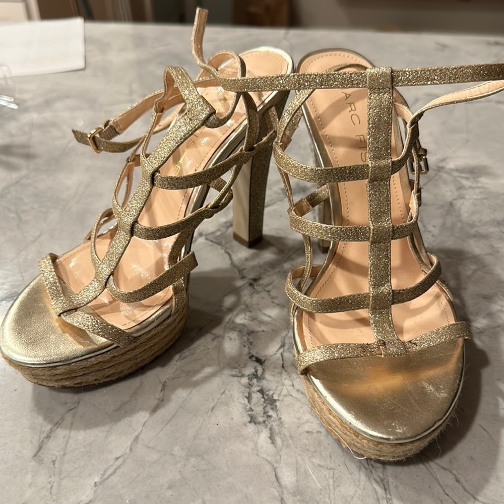 Espandile heel gold shoes